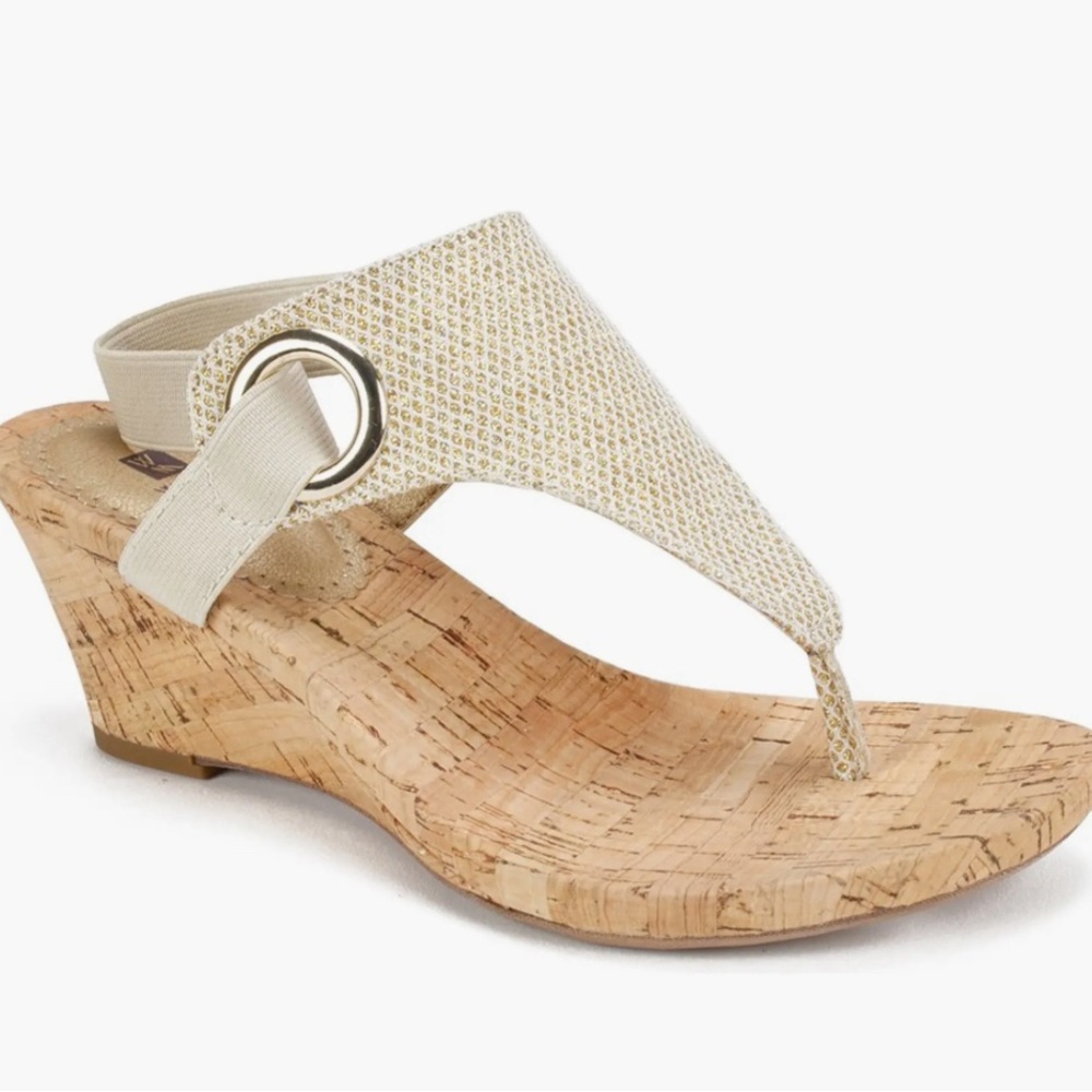⭐️SALE⭐️White Mountain Aida Cork Wedge Sandals in Glitter Gold Size US 7.5 M GUC